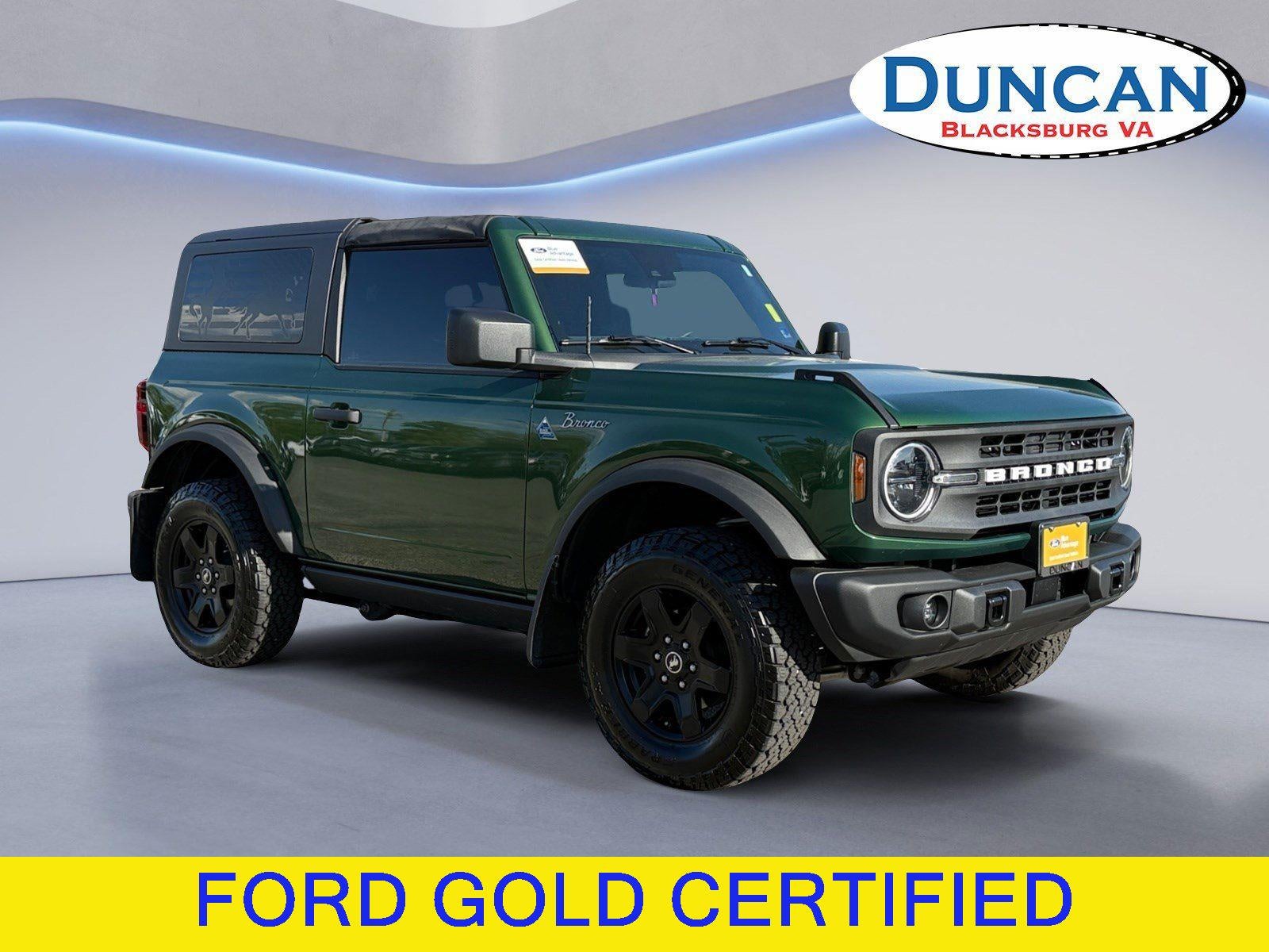 2024 Ford Bronco Black Diamond in Eruption Green — front three-quarter view