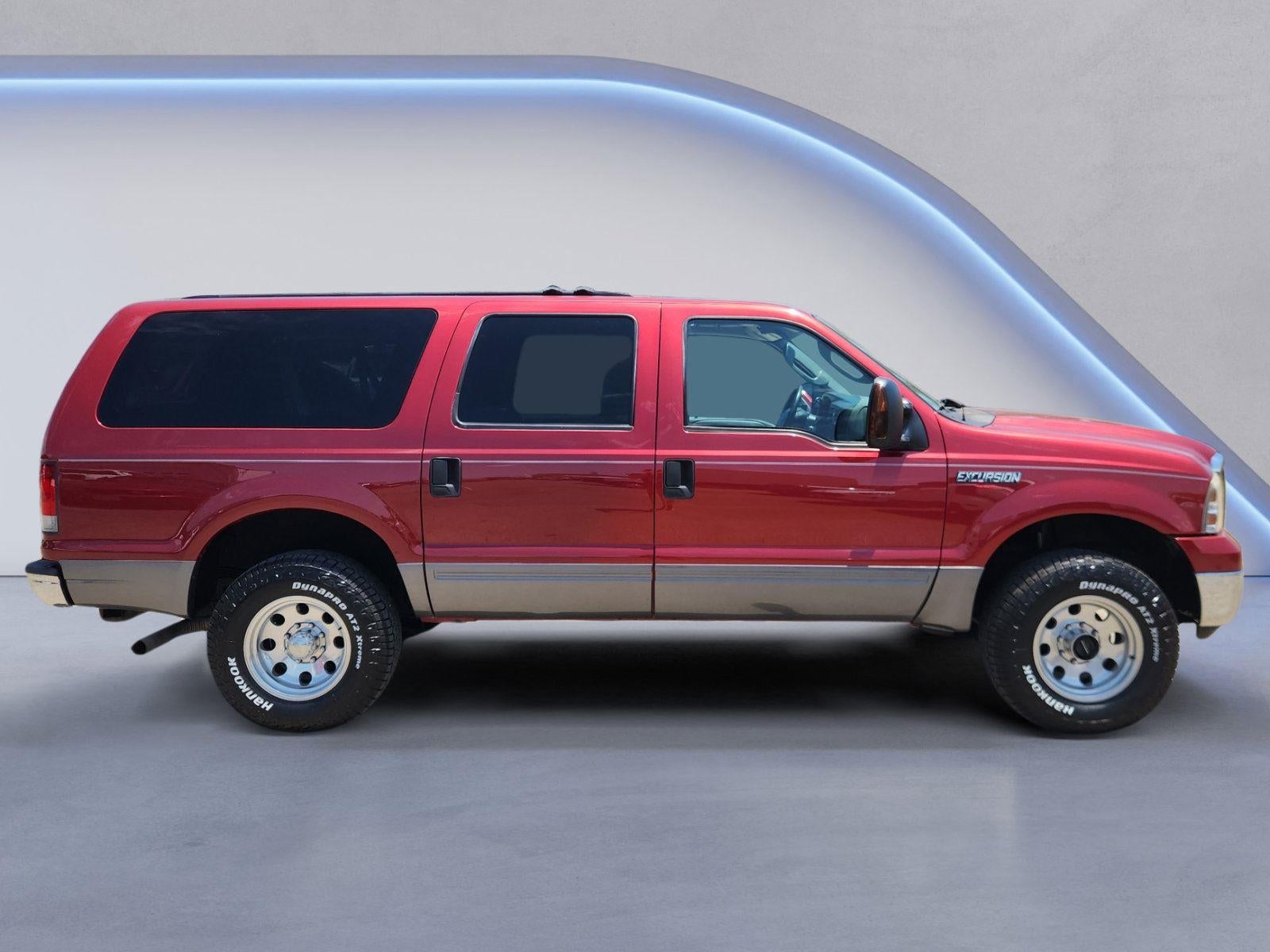 2005 Ford Excursion — side profile view