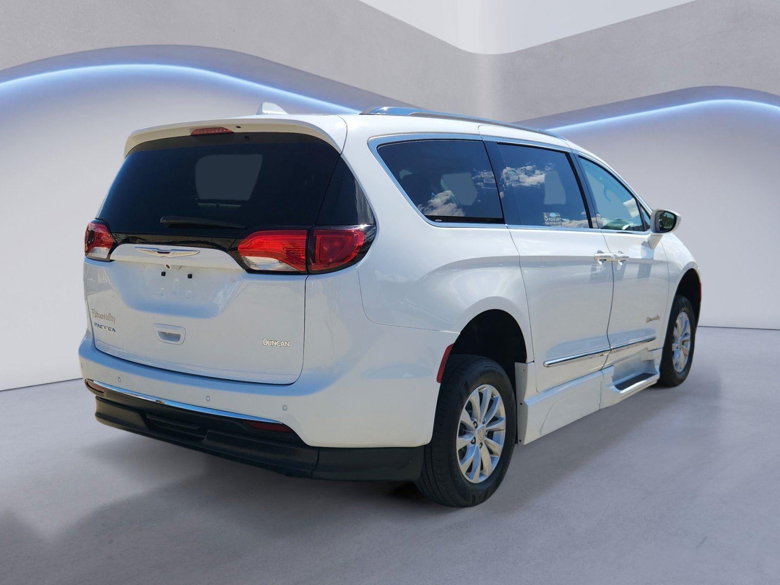 2018 Chrysler Pacifica — rear three-quarter view