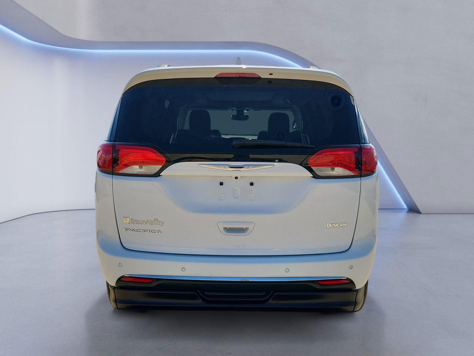 2018 Chrysler Pacifica — interior view