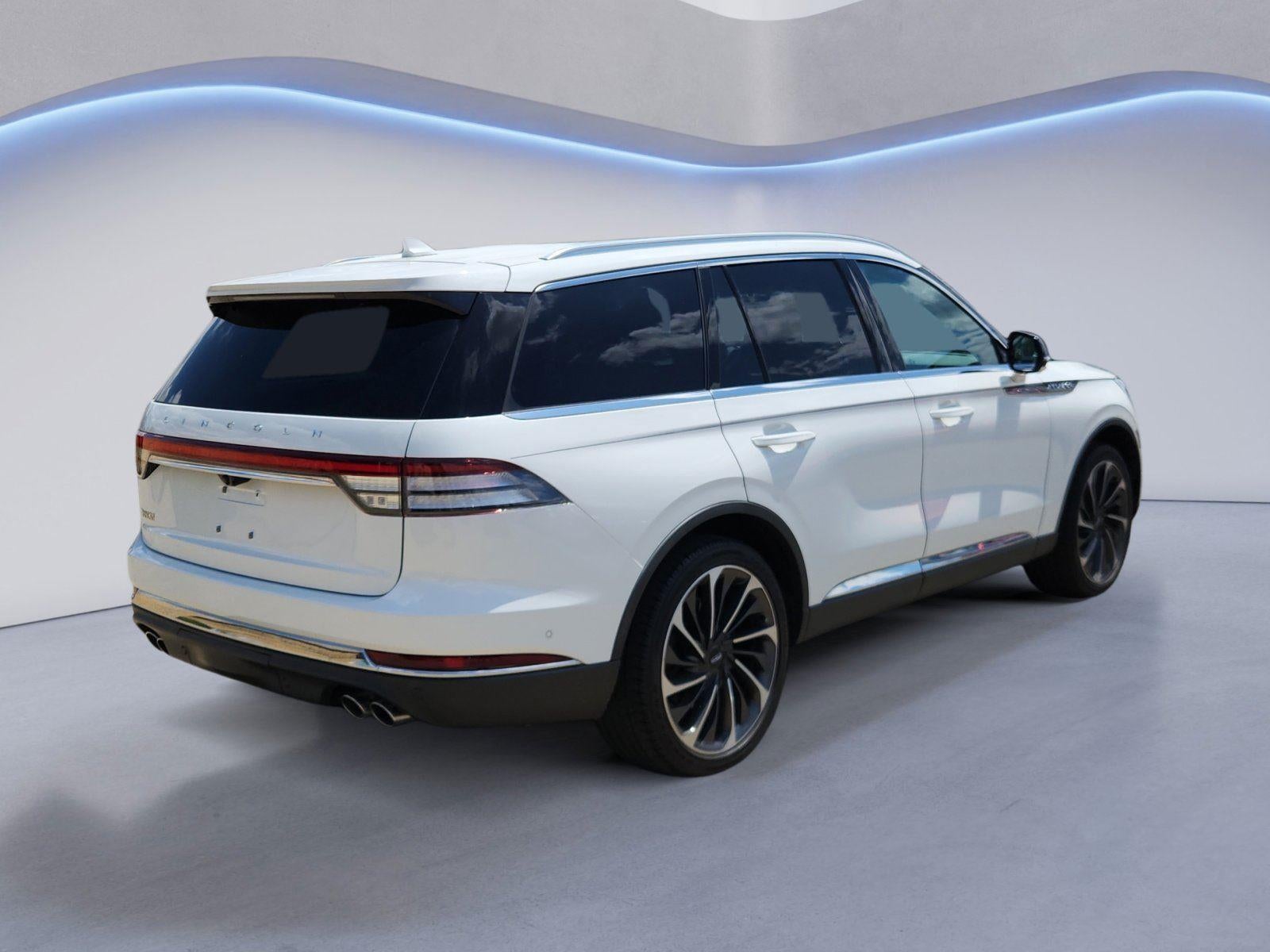 2020 Lincoln Aviator — rear three-quarter view